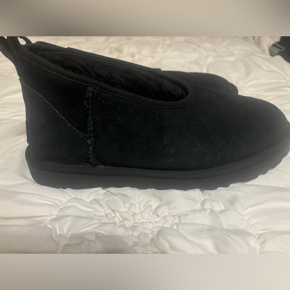 Ugh Ultra Minis - Black